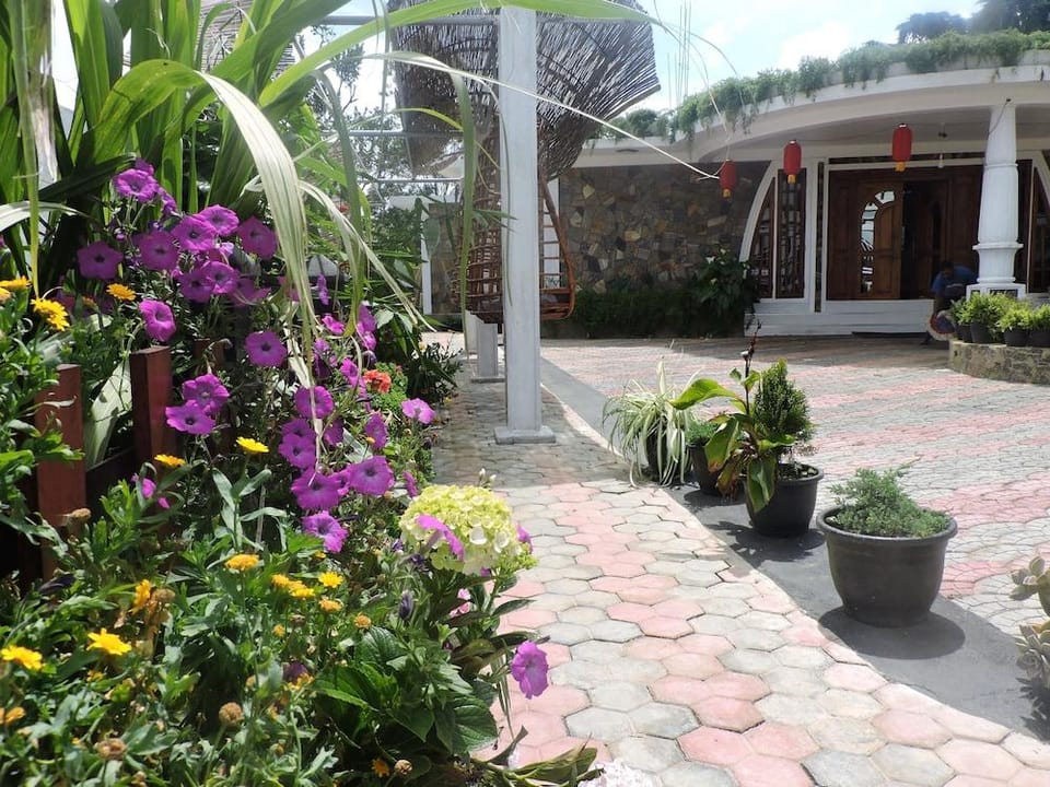 White Tower Villa  Sri Lanaka Hotel in Nuwara Eliya
