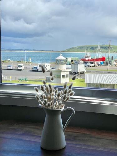 Number 10 -King bed with breakfast Hotel in Tasmania