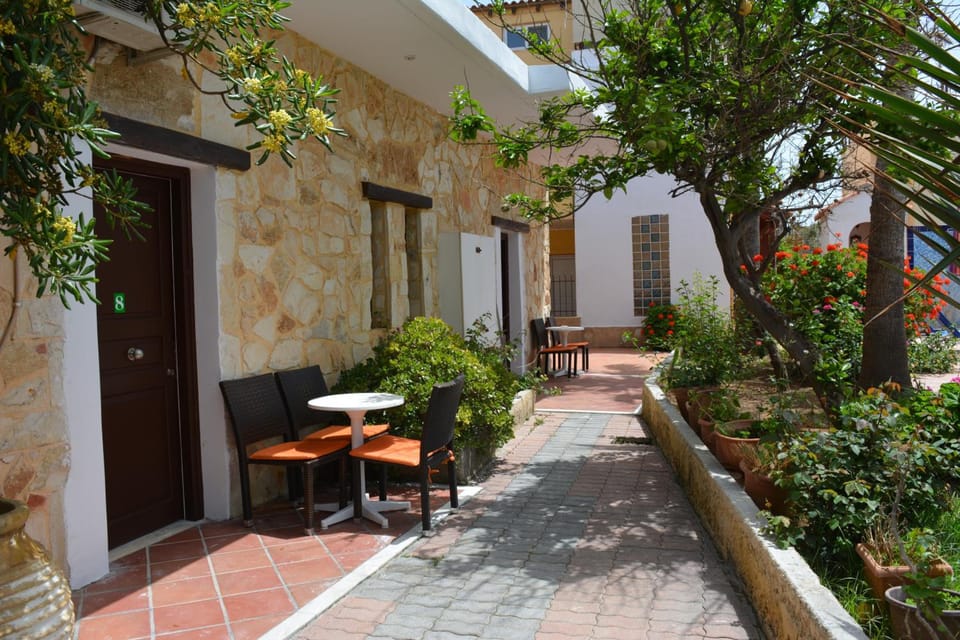 Villa Giorgos Apartment hotel in Platanias