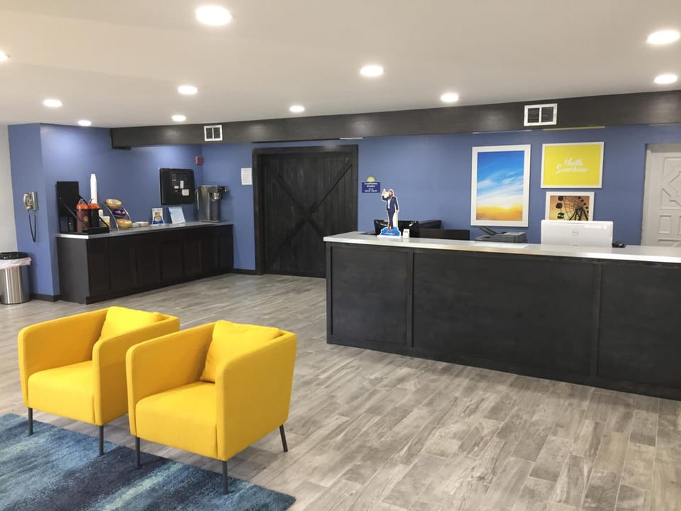 Days Inn & Suites by Wyndham Cincinnati North Hotel in Ohio