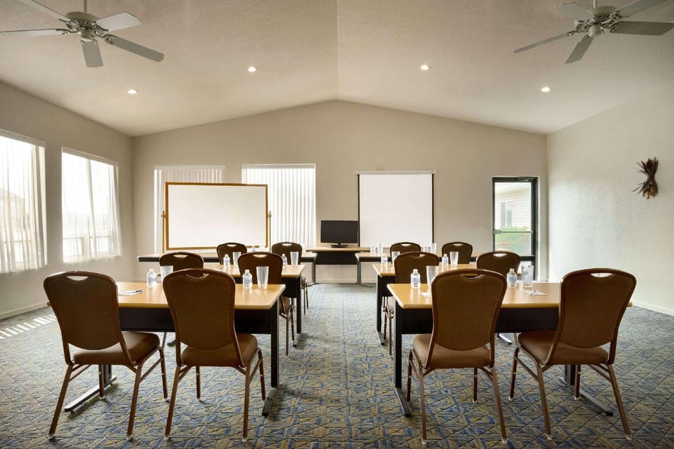 Travelodge by Wyndham Gillette Hotel in Gillette