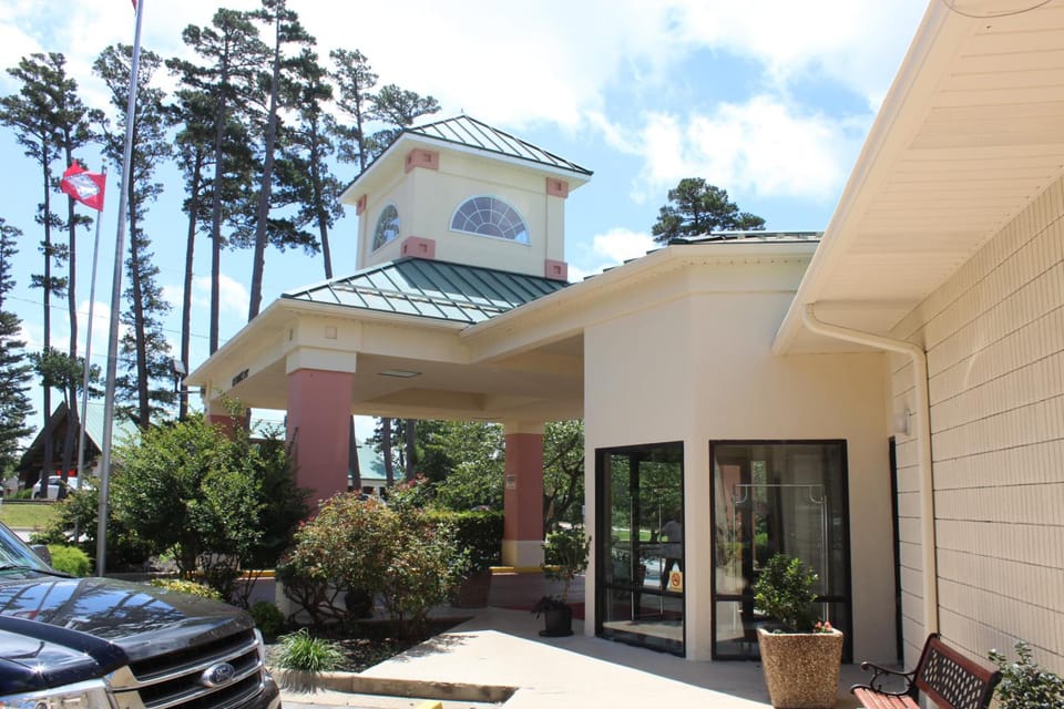 Super 8 By Wyndham Eureka Springs Hotel in Eureka Springs