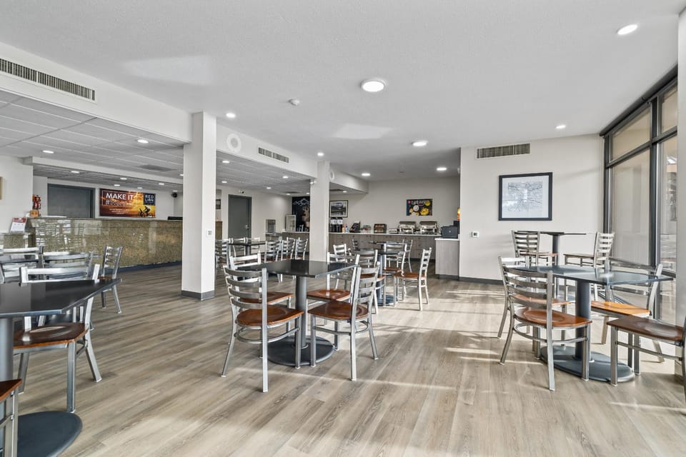 Red Lion Inn & Suites Deschutes Bend Hotel in Bend