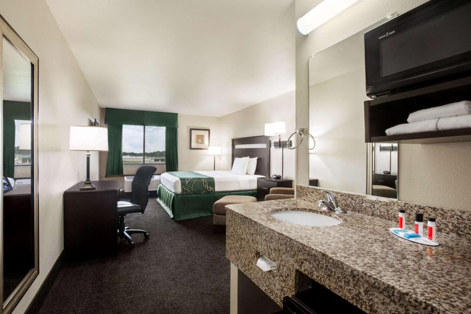 Travelodge by Wyndham Livonia Hotel in Mississippi