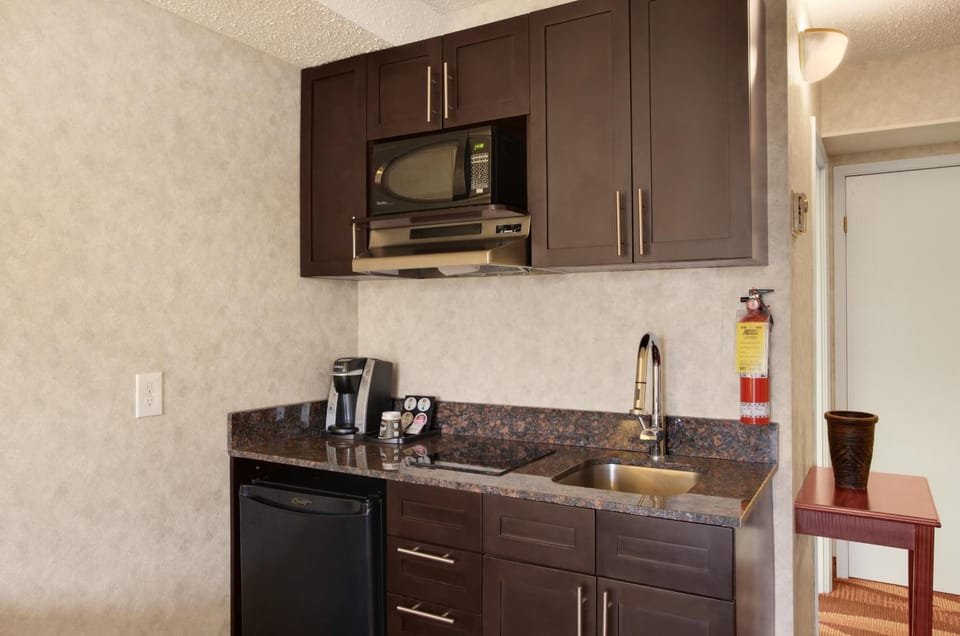 Travelodge by Wyndham Lloydminster Hotel in Lloydminster