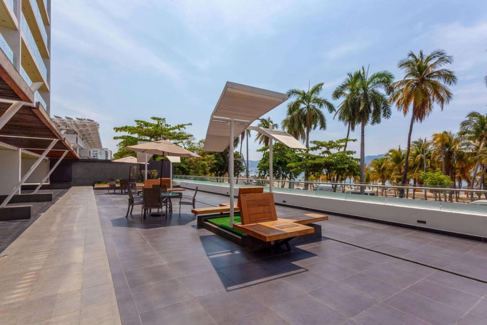Ramada by Wyndham Acapulco Hotel & Suites Hotel in Acapulco
