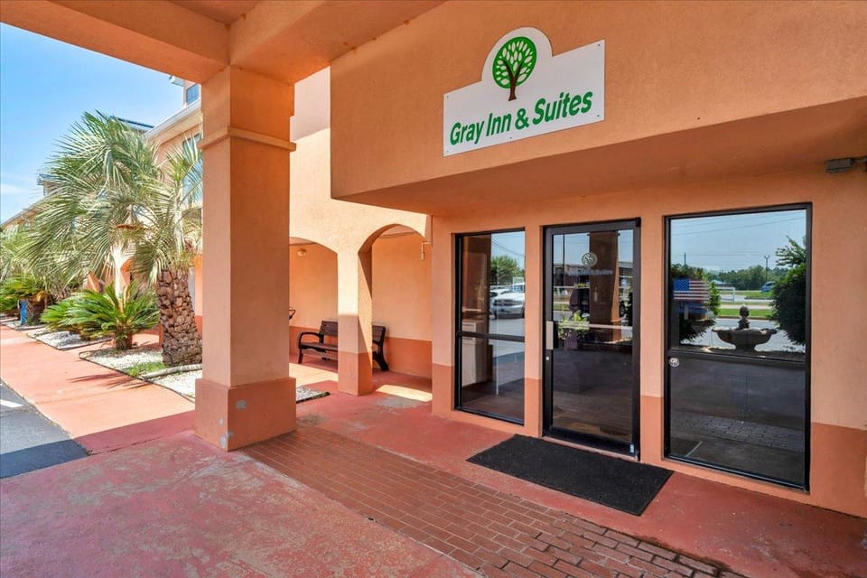 Gray Inn and Suites Motel in Georgia