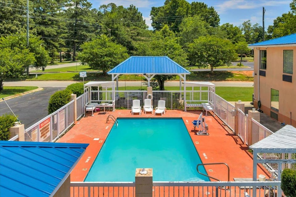 Gray Inn and Suites Motel in Georgia