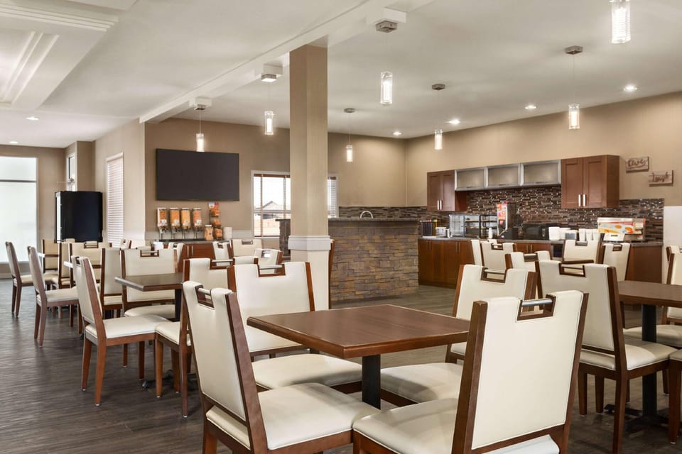 Days Inn & Suites by Wyndham Brooks Hotel in Alberta