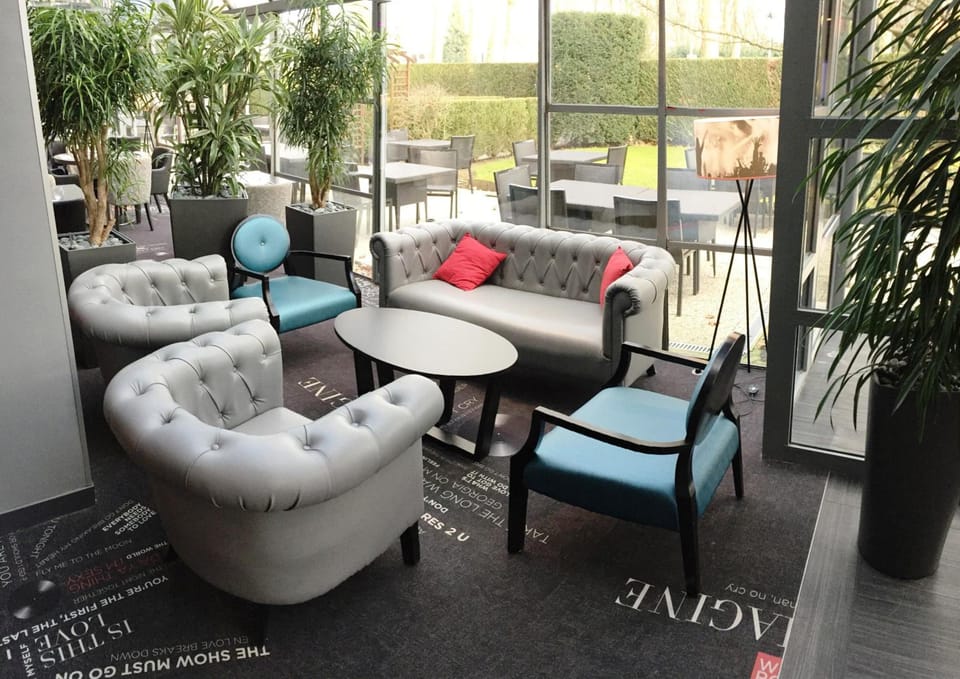 Paris Saint Quentin Hotel in Montigny-le-Bretonneux