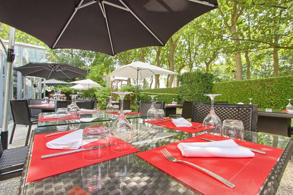 Paris Saint Quentin Hotel in Montigny-le-Bretonneux