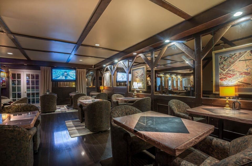 Bar/lounge