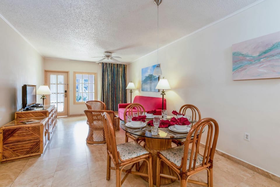 Caribbean Palm Village Resort Resort in Noord