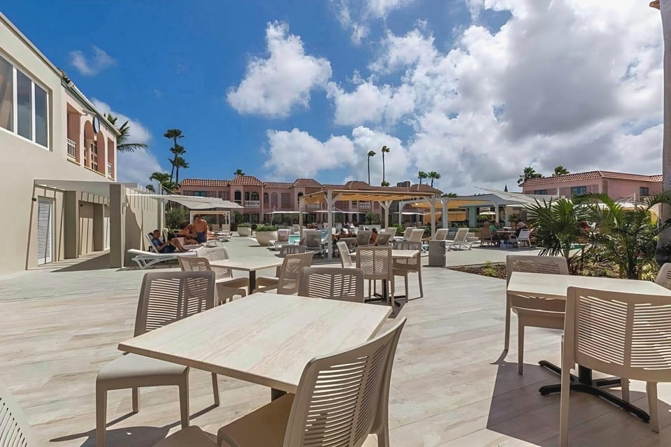 Caribbean Palm Village Resort Resort in Noord