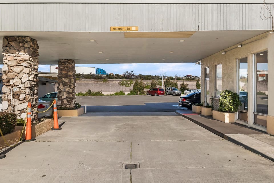 Heritage Inn Express Hayward Motel in San Lorenzo