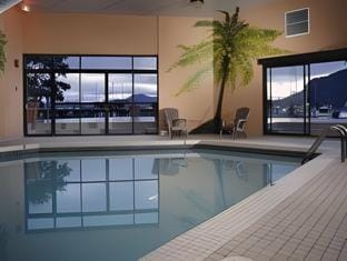 OCEANFRONT SUITES AT COWICHAN BAY Hotel in Southern Gulf Islands