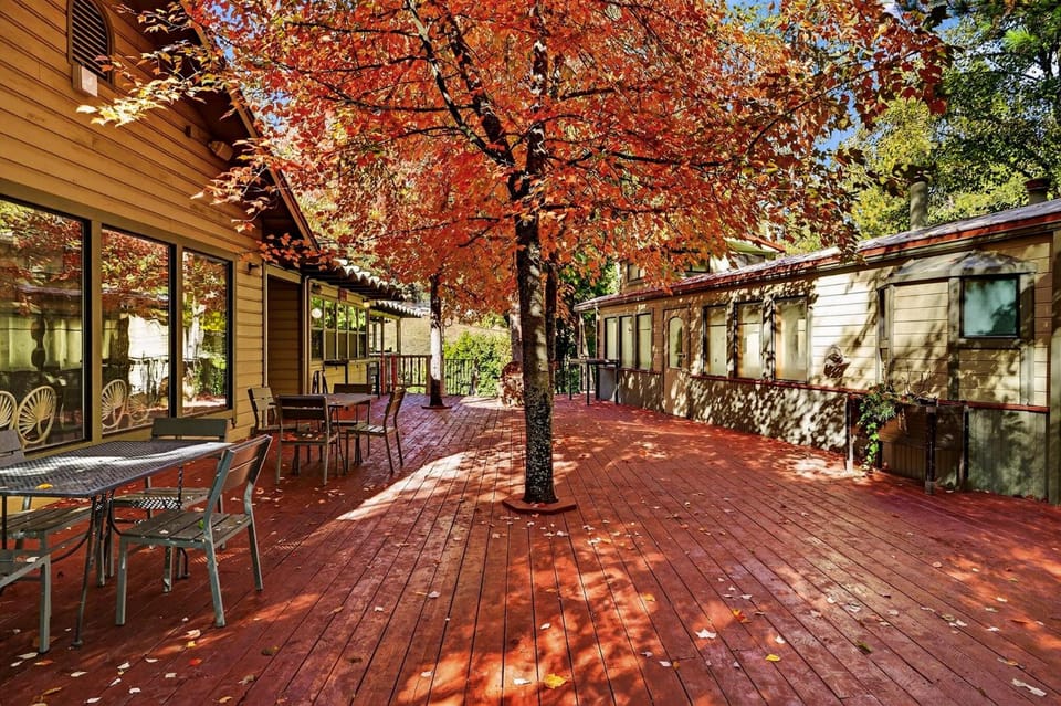 Northern Queen Inn Hotel in Nevada City