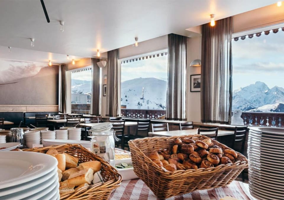 Langley Hotel Le Petit Prince Hotel in Huez