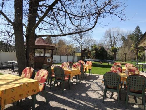 Hotel du Port - Free Parking - Breakfast included Hotel in Neuchâtel, Switzerland
