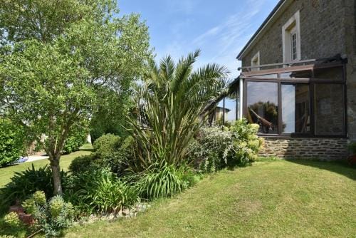 Petite Emeraude Hotel in Cancale