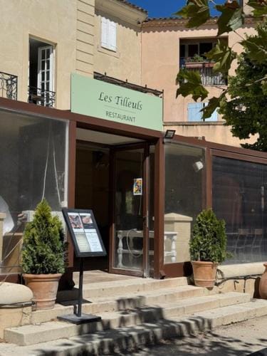 LES CISTES Hotel in Mallemort