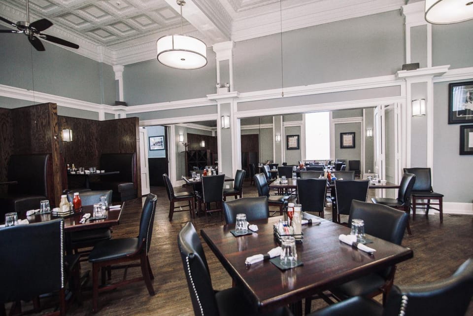 The Continental Hotel Hotel in Iowa