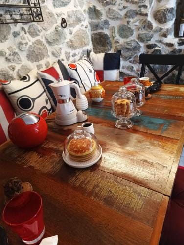LA TANA DELLA VOLPETTA - Bed & Breakfast Hotel in Liguria