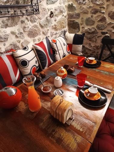 LA TANA DELLA VOLPETTA - Bed & Breakfast Hotel in Liguria