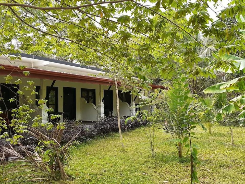 AMRON RESORT SIGIRIYA Hotel in Dambulla