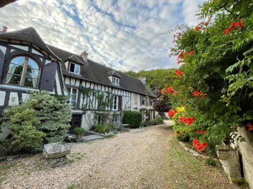 EVERGREEN GuestHouse Hotel in Giverny