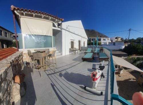 old zorbas place Hotel in Crete