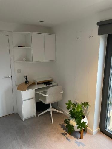 Cosy bedroom in Luxury apartment Hotel in London Borough of Southwark