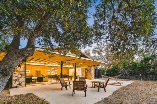 The Camp Blanco by Lodgewell - Riverfront retreat 2 Homes, Bunk House, Game Room & more Lodge in Rio Grande