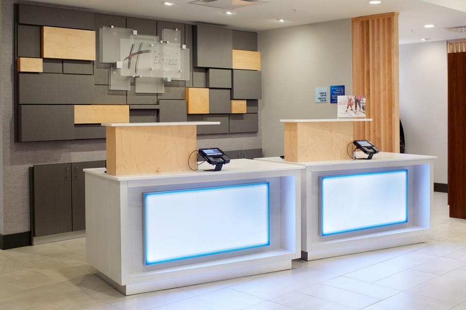 Holiday Inn Express and Suites Cincinnati North Liberty Way By IHG Hotel in Ohio