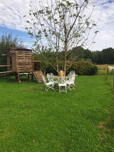 LA TOULOTTE chez Claire et Christian Hotel in Île-de-France