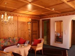 Das Traditionshotel Schwarzer Adler Hotel in Tyrol