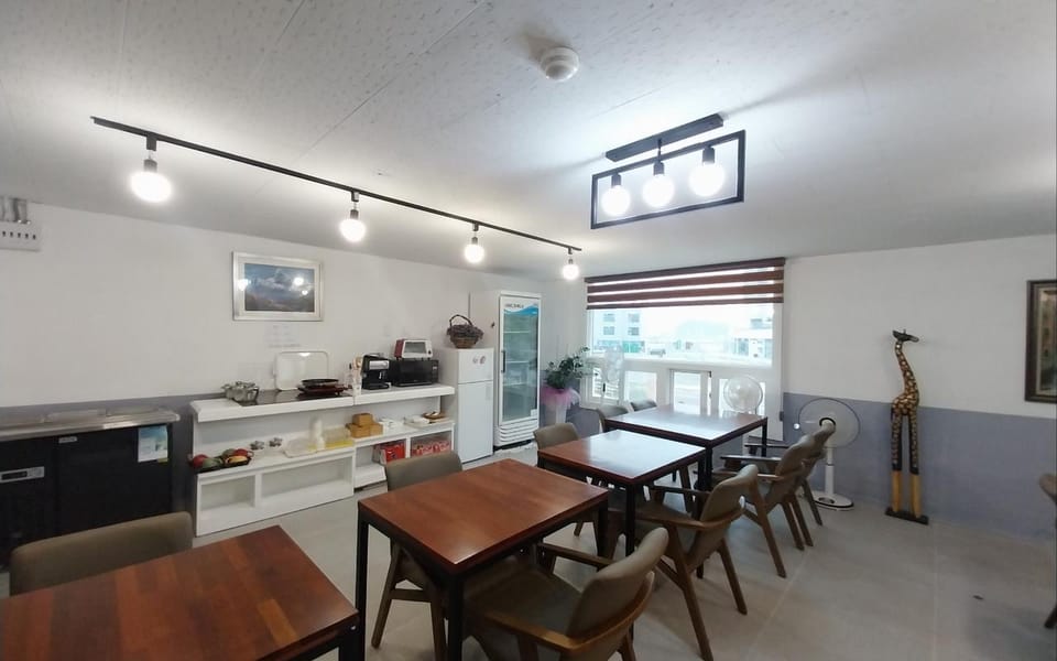 Busan Yeongdo White Castle Motel in Busan