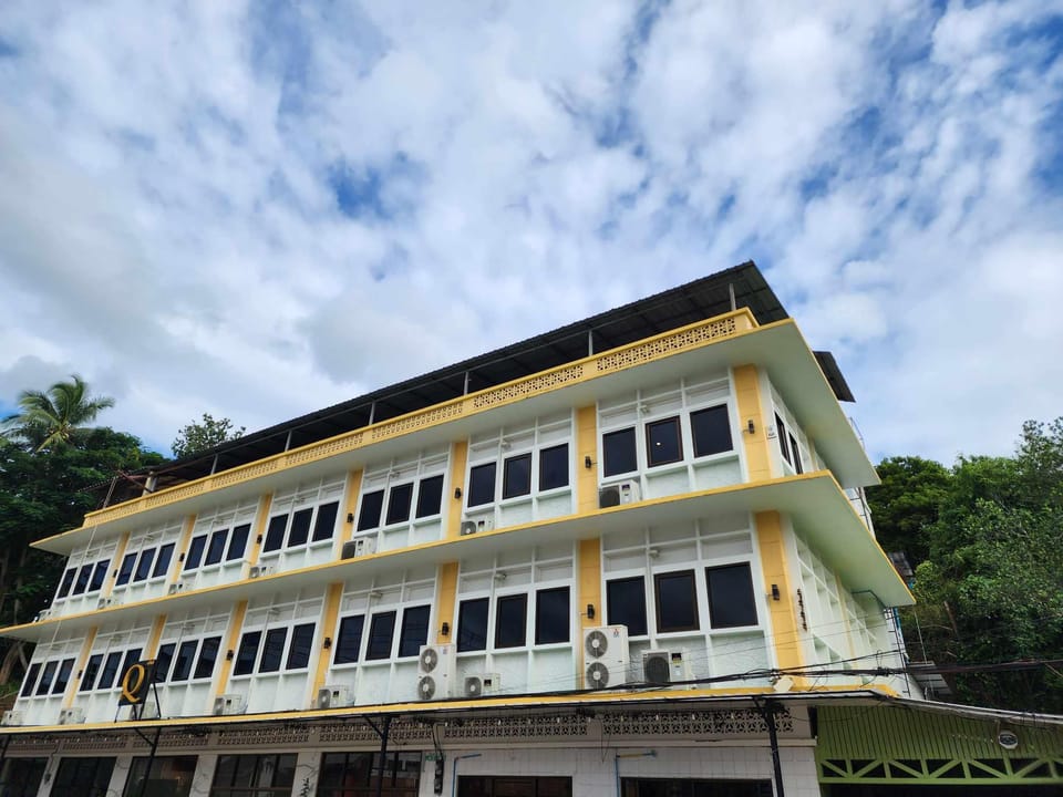 QUEEN Hotel in Surat Thani Changwat