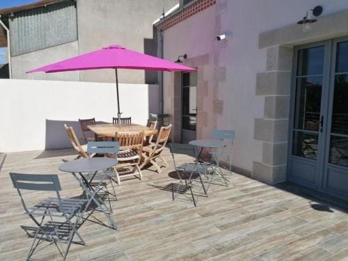 Gite entre Loire et canaux, proche centre-ville, ideal pour grands groupes et sejours historiques -  Hotel in Centre-Val de Loire