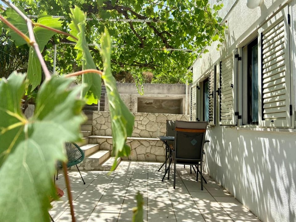 Apartments Tri Zala Hotel in Dubrovnik-Neretva County