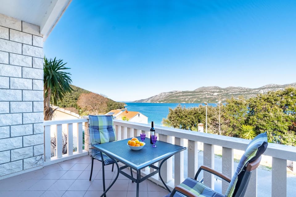 Apartments Tri Zala Hotel in Dubrovnik-Neretva County