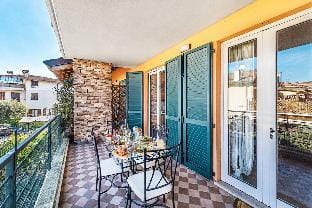 Annamaria 9 con piscina by Wonderful Italy Hotel in Sirmione