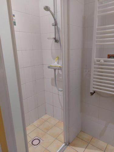 Petit studio - Chambre independante au calme Hotel in Landerneau