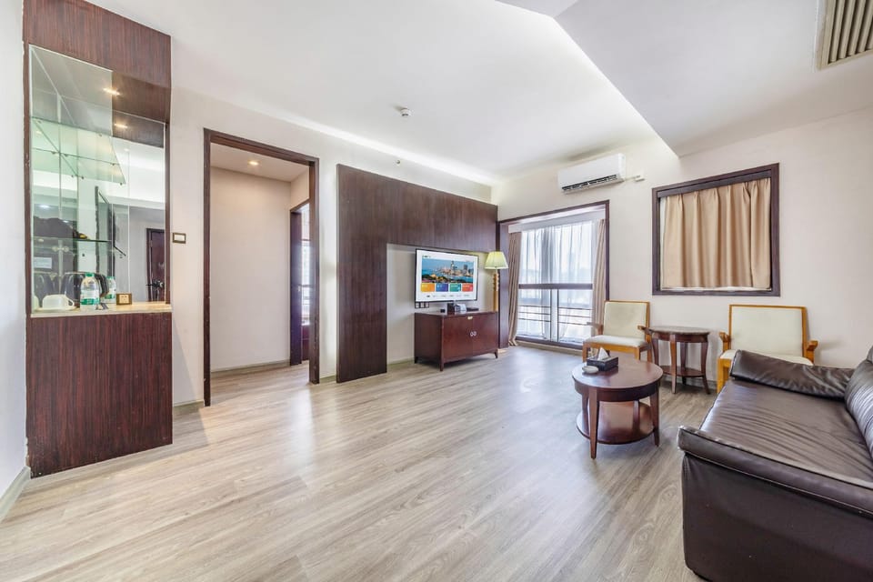 深圳瑞驰酒店 Rich Hotel（Science and Technology Park World Window) Hotel in Hong Kong