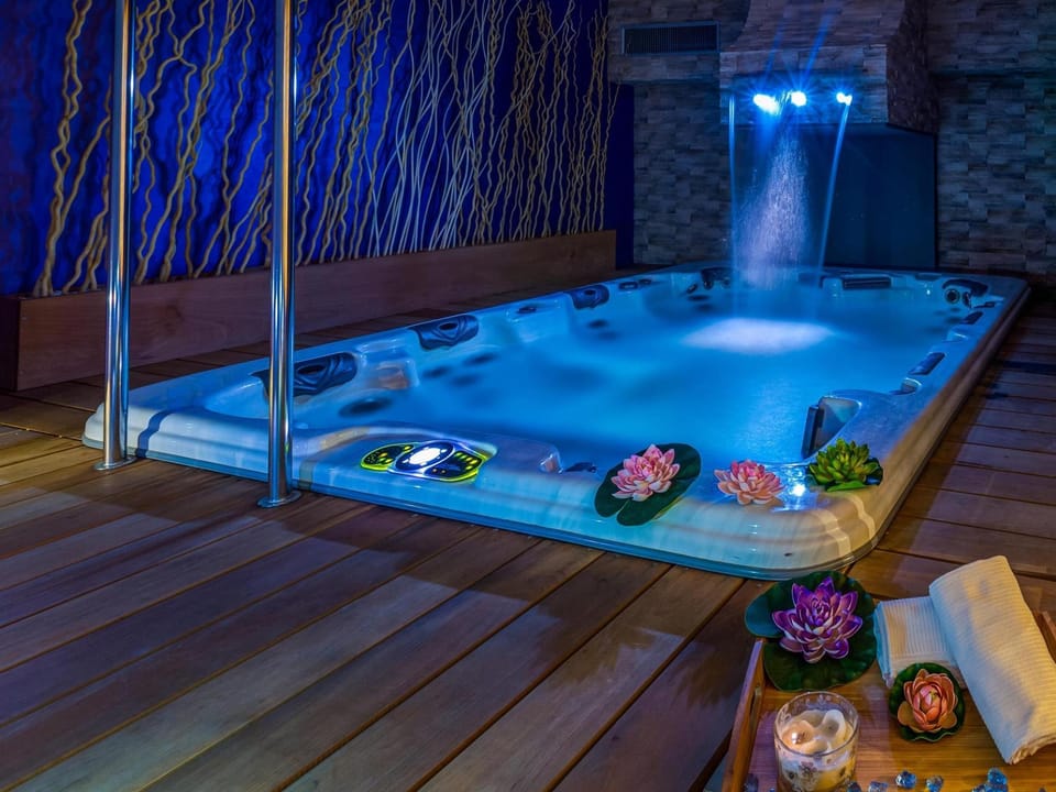 Hot tub