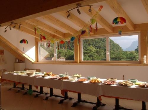 Gasthaus Pension Flora im Suden Sudtirol Hotel in Trentino-South Tyrol