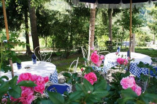 Chasa de Capol - Historische Gaststatte & Weinkellerei Hotel in Canton of Grisons