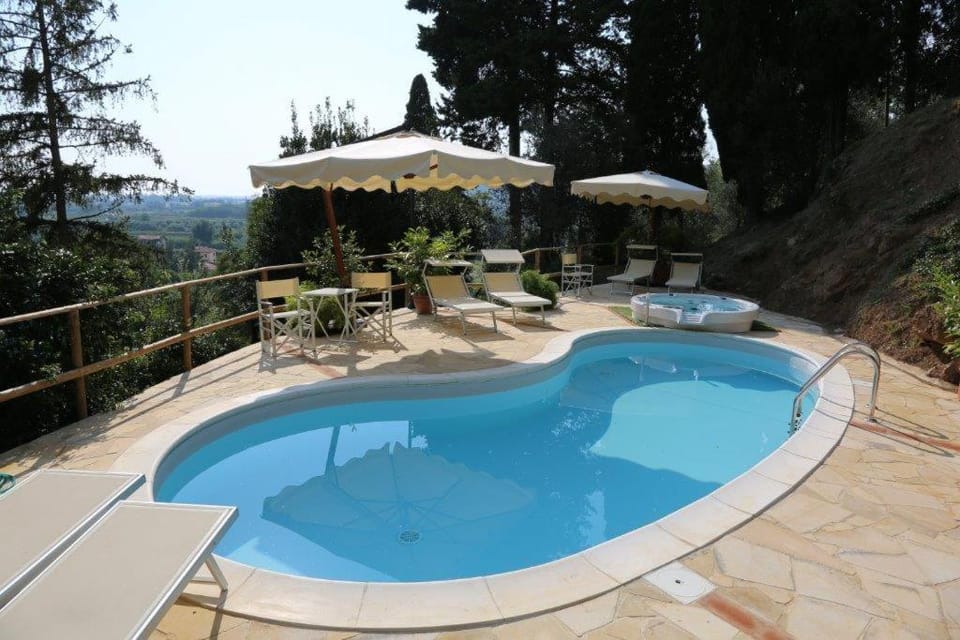 Villa Alta - Residenza d'epoca con piscina Hotel in Lucca