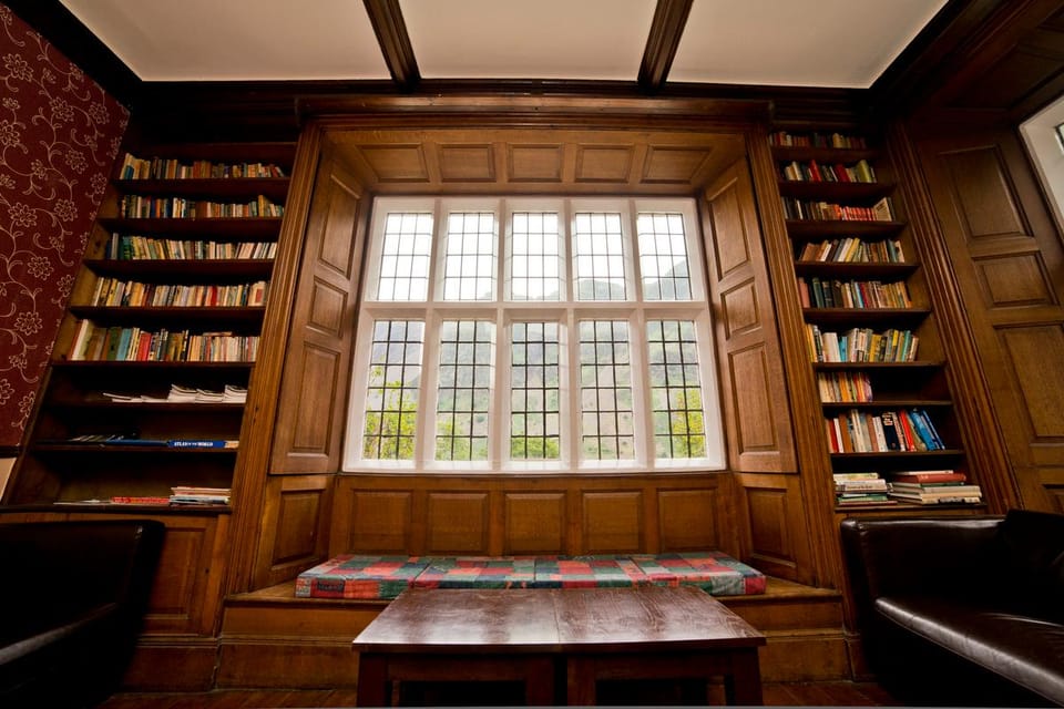 Shared lounge/TV area