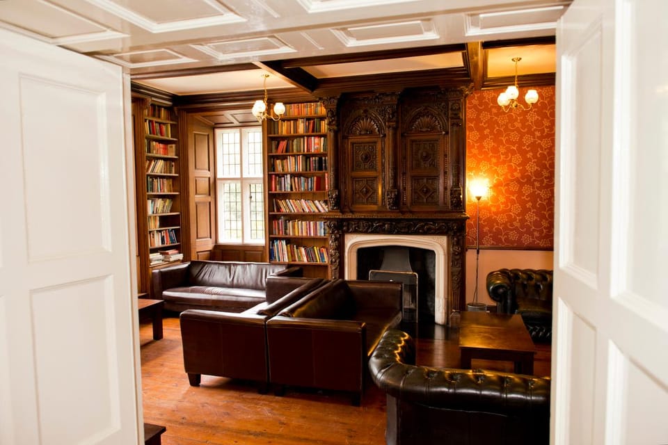 Shared lounge/TV area